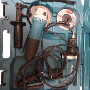 Makita Urbjmašīna HP1631 un leņķa slīpmašīna ga5030R